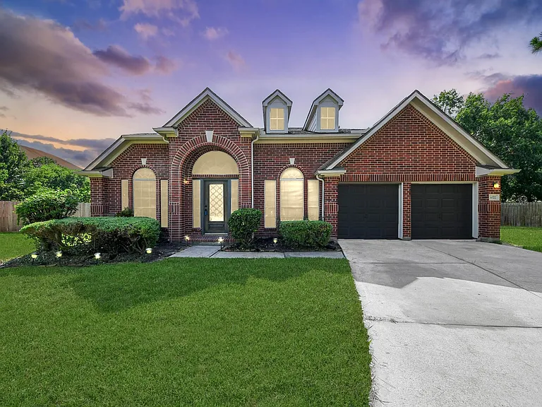8322 Adler Lake Dr — Photo 2