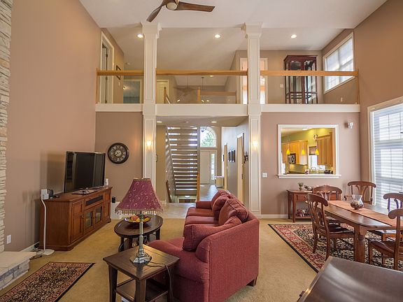5th image of 404 E Glengary Cir