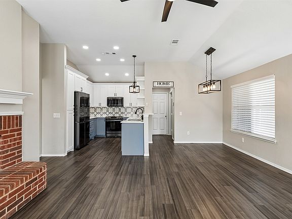 5th image of 106 Windy Knoll Ln