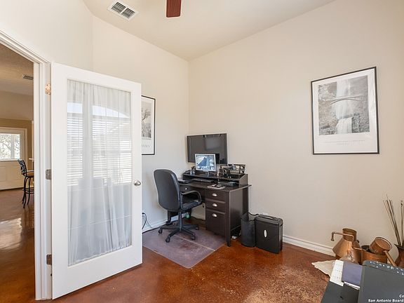 5th image of 22211 Savannah Heights