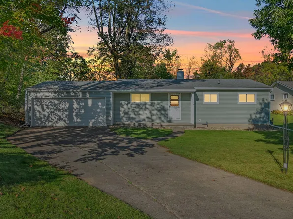 118 Orchard Ridge Pkwy, Hillsdale, MI 49242