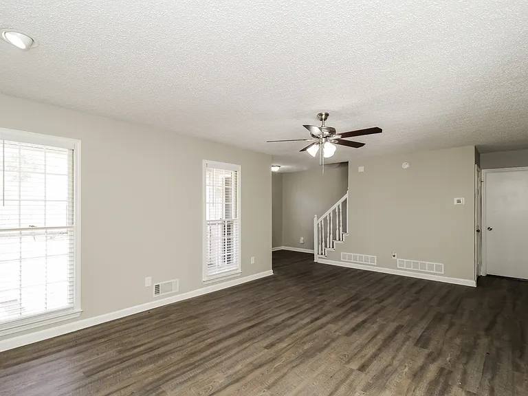 21 Bedford Ct — Photo 5
