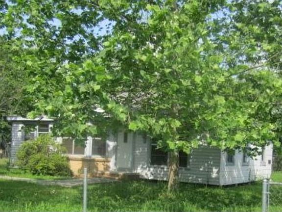 3rd image of 420 N Crocker St