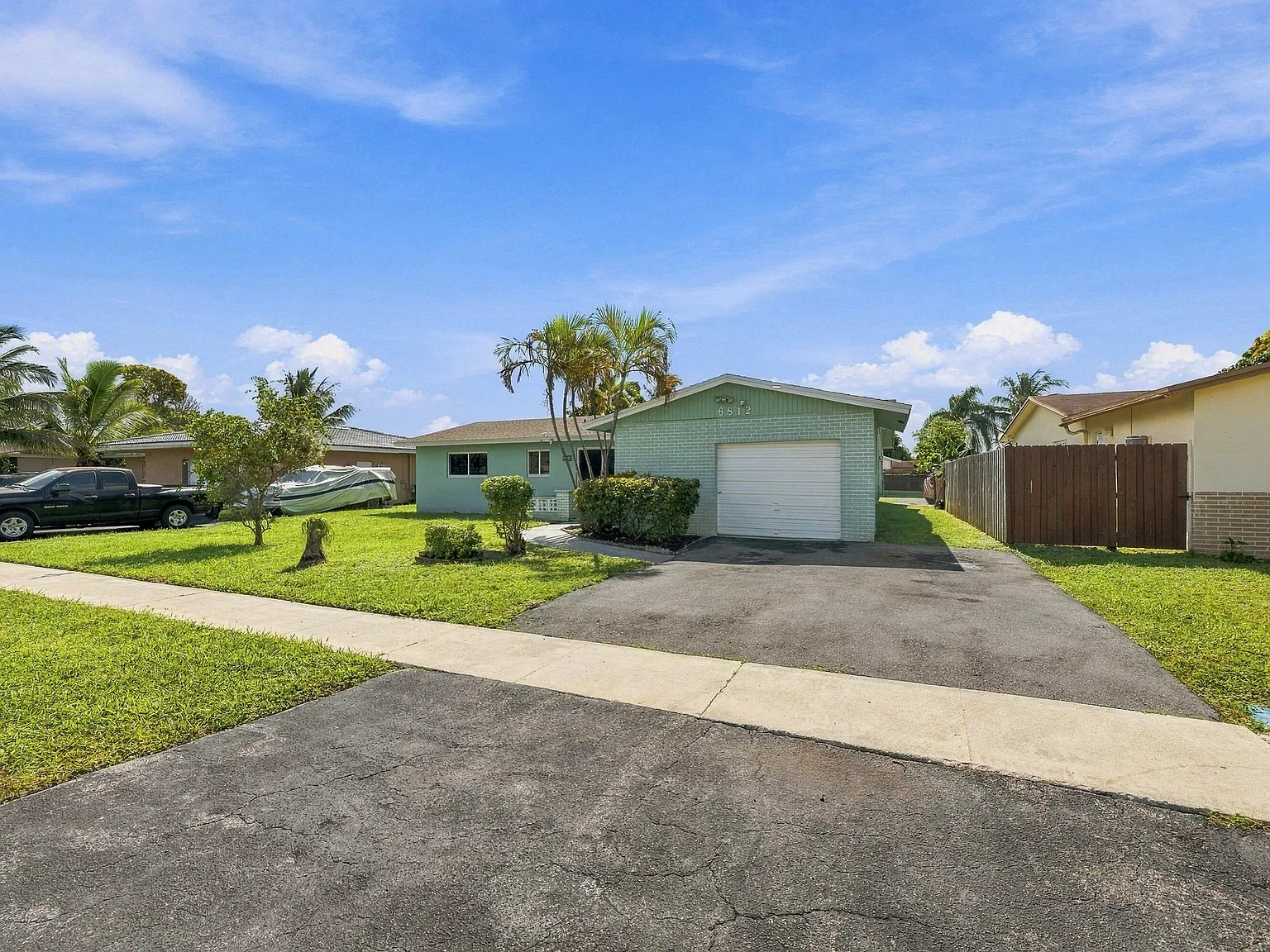 3 bed, 2.0 bath, 1653 sqft, $3,800 — Photo 3