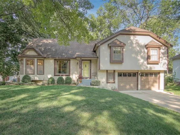 10004 Cody St, Overland Park, KS 66214
