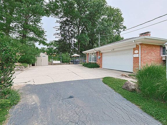 2nd image of 2443 Hunt Rd