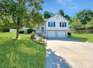 1009 NW 71st Ct, Kansas City, MO 64118