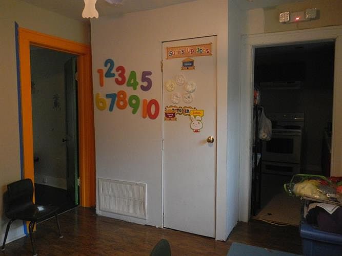2nd image of 403 W Worley St