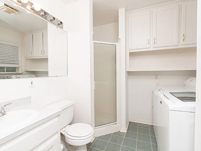 4510 Russell Dr — Photo 8