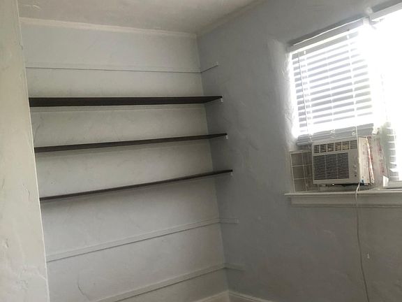 5th image of 3174 Sheridan Ave
