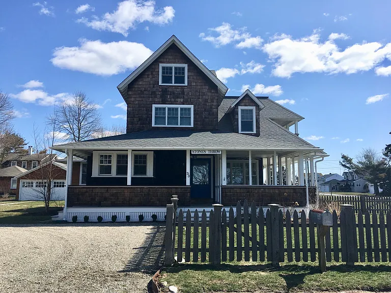 33 Ridgewood Ave — Photo 1