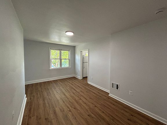 4th image of 1406 Filbert St #B