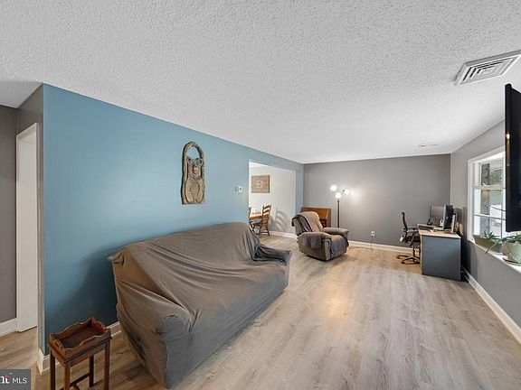 5th image of 424 Tonys Rd