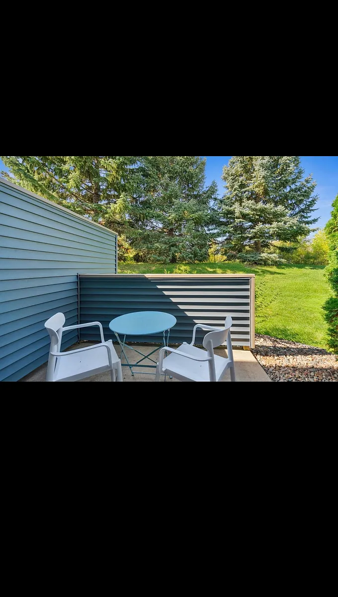 Building Photo - 2111 Willow Cir #2111