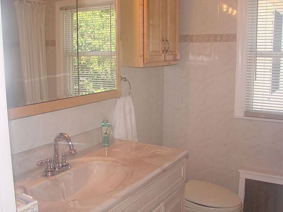 2nd Floor Bath (1)