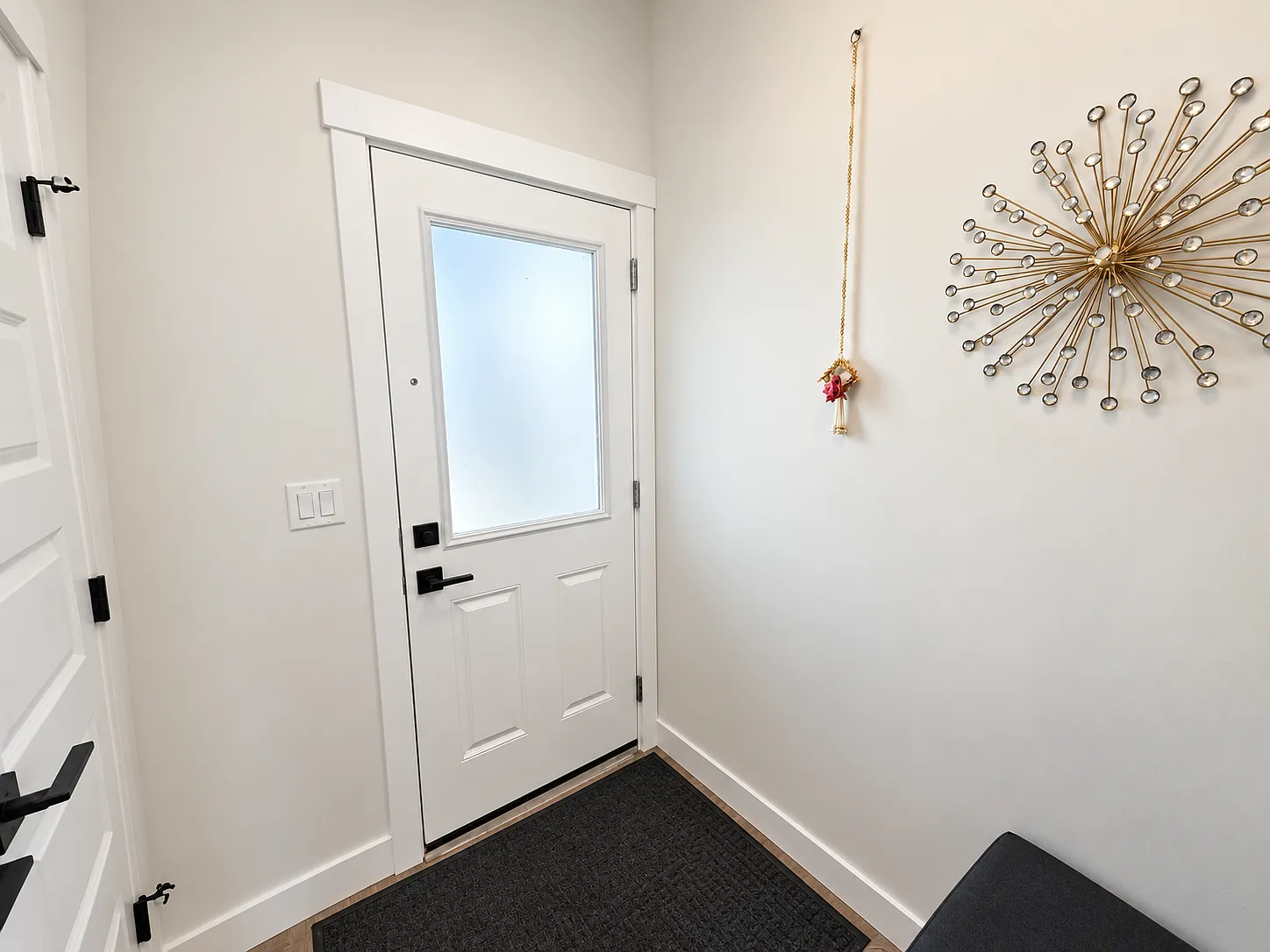 Laurel 3 Bed 2.5 Bath Home For Rent Edmonton — Photo 4