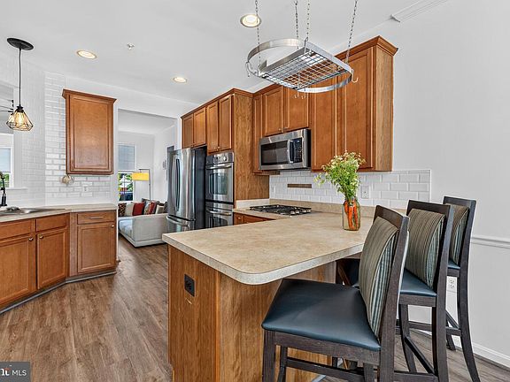 4th image of 7 Thomasson Ct