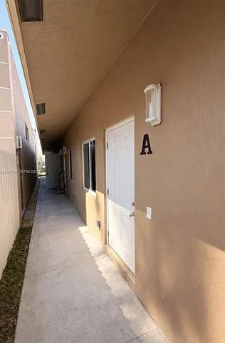 1015 NW 8th Ave — Photo 2