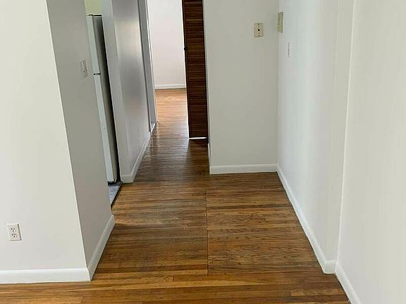 4th image of 21-39 27th St #B3