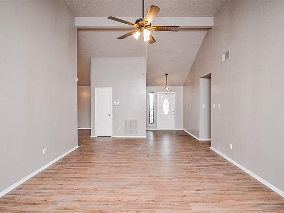5th image of 2923 Laurelridge Dr