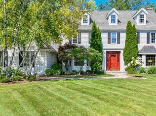 11123 N Wyngate Trce, Mequon, WI 53092