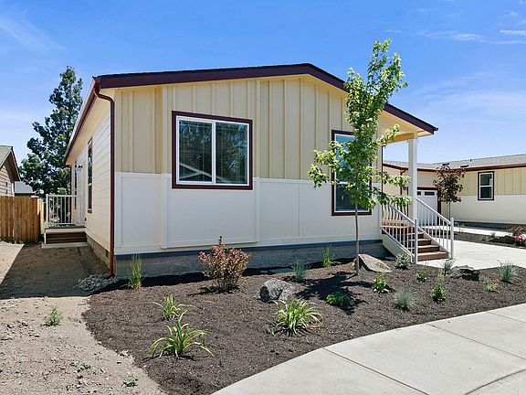 Exterior Front>