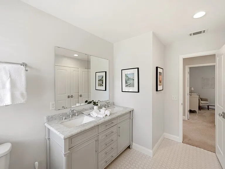 516 Country Ln — Photo 27