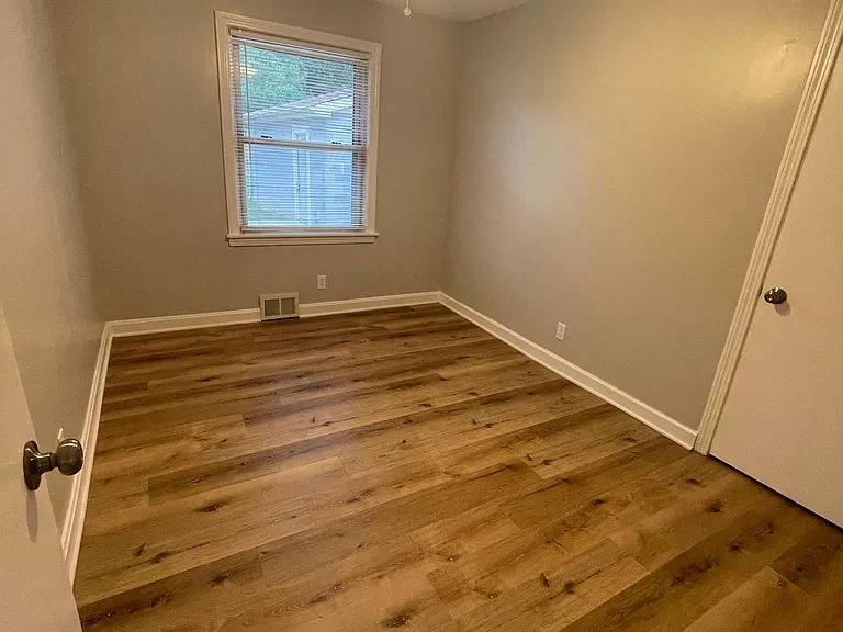 2504 Guelat Ave — Photo 11