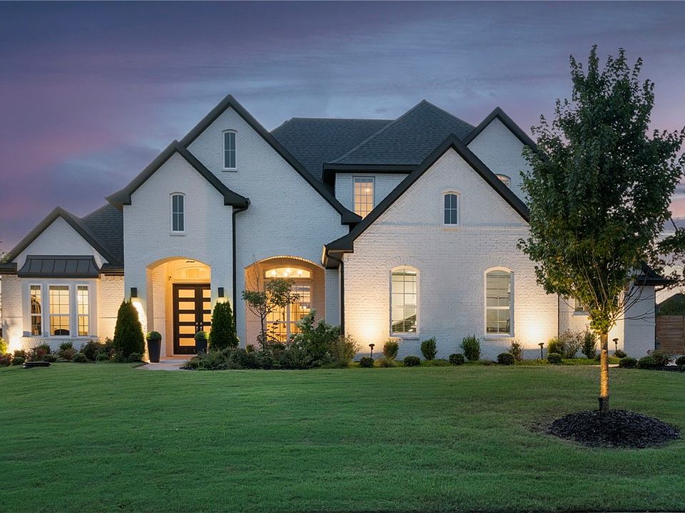 1st image of 303 Torrance Cir