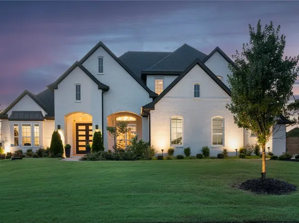 303 Torrance Cir, Cave Springs, AR 72718