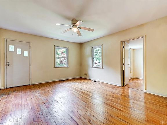 4th image of 323 S Stafford St