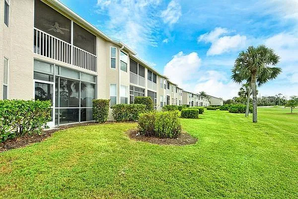 9641 Castle Point Dr #1215 — Photo 26