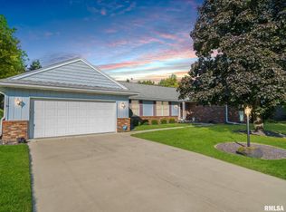 323 W Aspen Way, Peoria, IL 61614