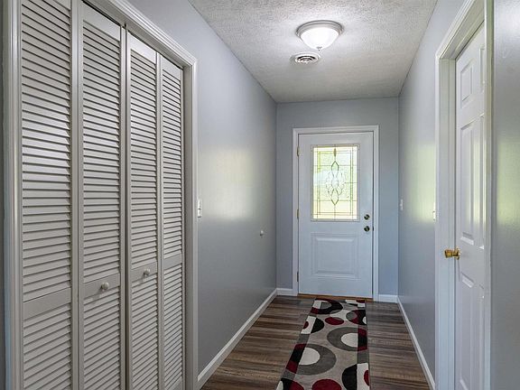 4th image of 766 Creekside Ln