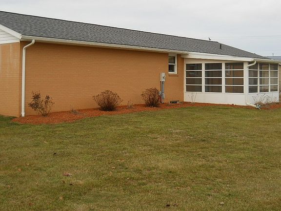 2nd image of 32 Haswell Cir