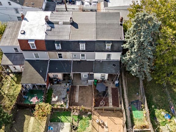 3rd image of 409 N Bryan St
