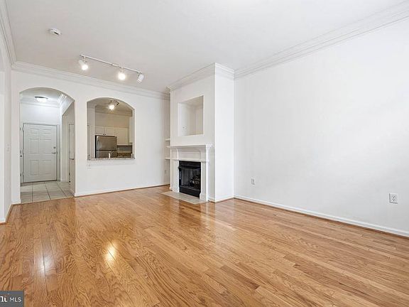 3rd image of 7 Booth St Unit 109