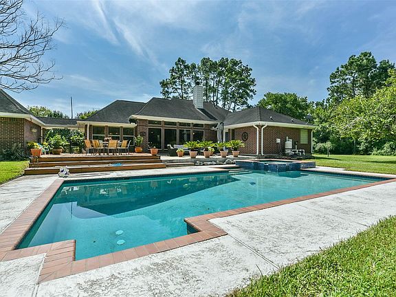 5th image of 7310 Live Oak Cir