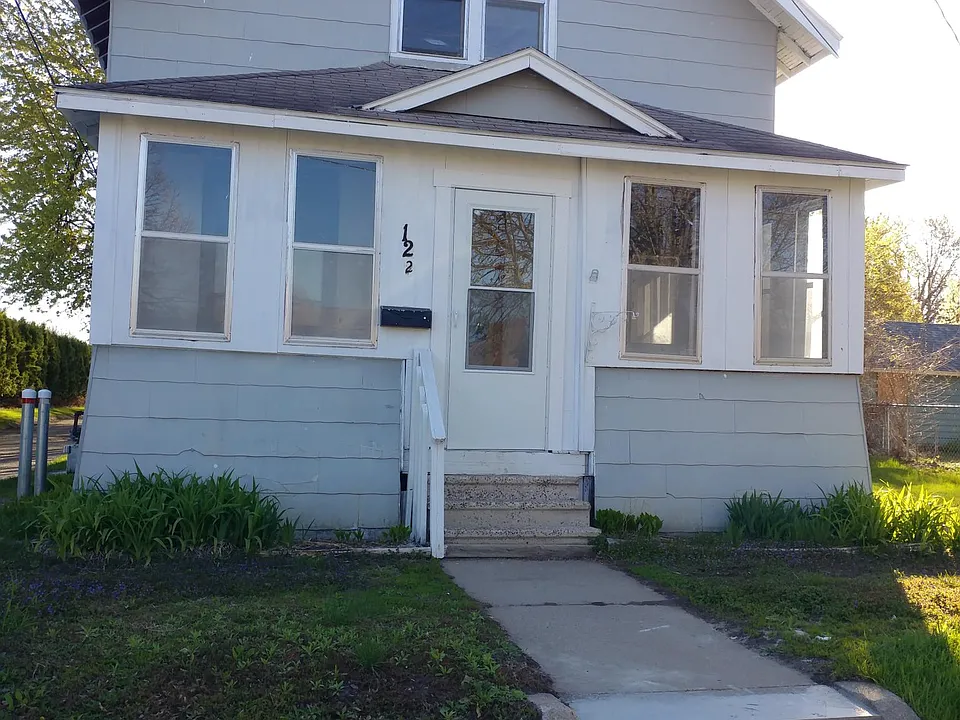 122 5th Ave SE