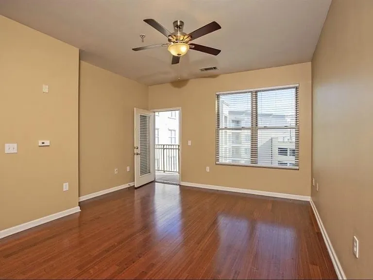 870 Mayson Turner Rd NW — Photo 5