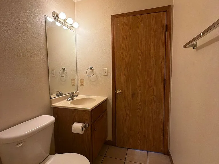 269 Woodridge Ct — Photo 21