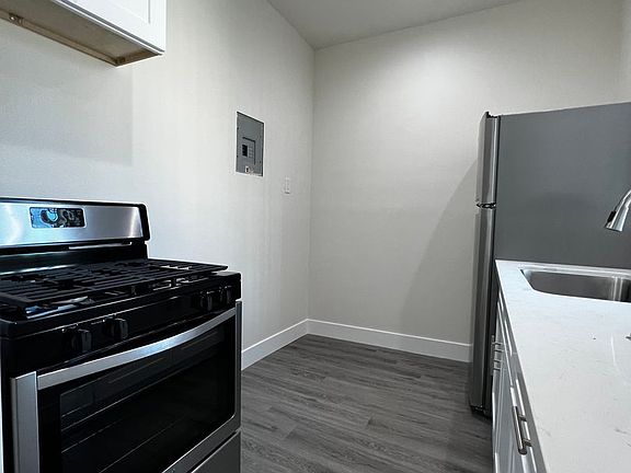 5th image of 3819 S Flower Dr #6