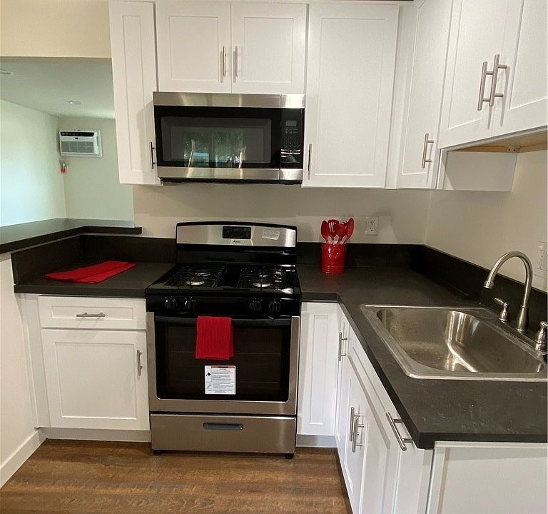 1st image of 327 S Clementine St #D