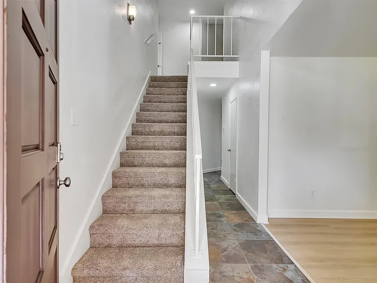 423 Forest Hills Dr — Photo 13