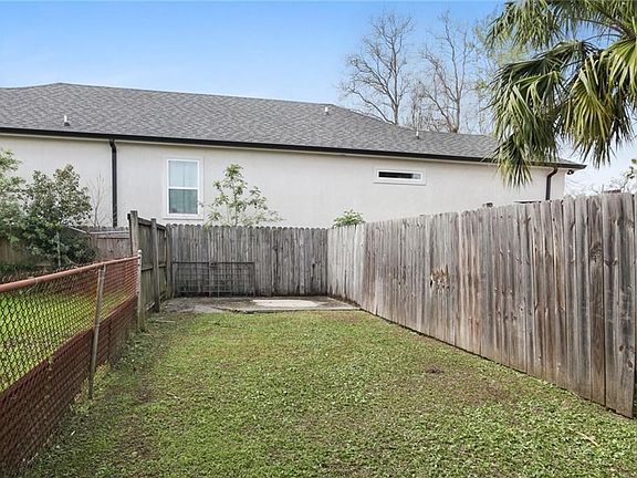 3rd image of 5910-12 Marigny St