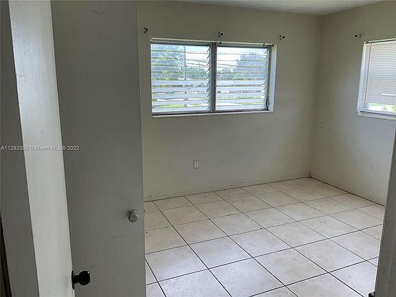 5th image of 1420 NE 171st St APT 2