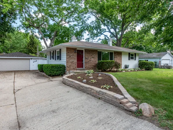 2109 7th St, Winthrop Harbor, IL 60096