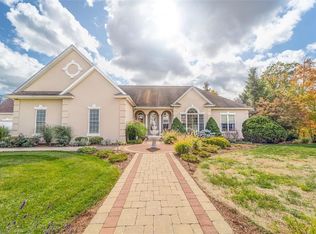 1176 Sapphire Dr, Endicott, NY 13760