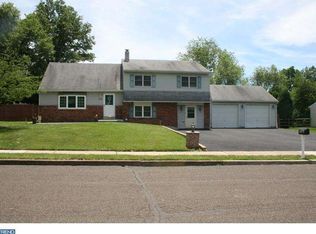 1279 Manor Dr, Warminster, PA 18974