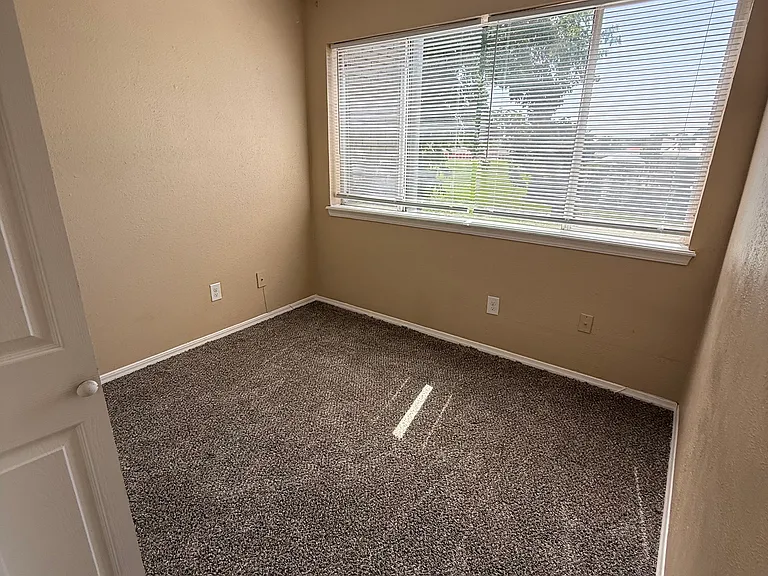 218 Jason Dr — Photo 8